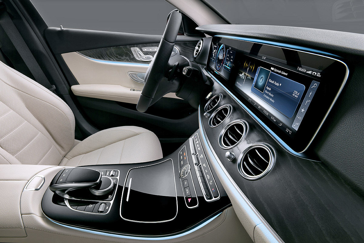 Mercedes E-Class 2017 tại Detroi 06