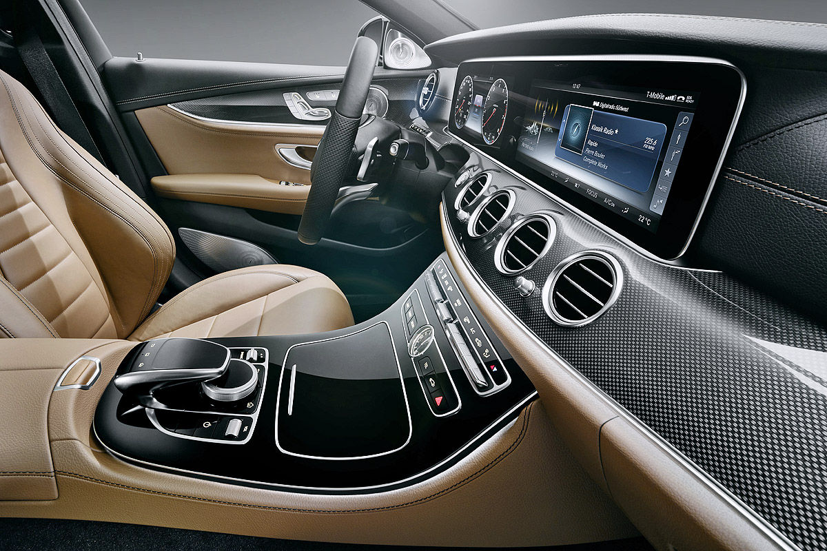 Mercedes E-Class 2017 tại Detroi 07