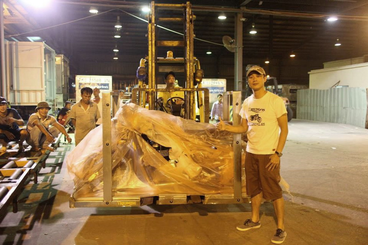 MC Anh Tuấn chơi xe mô tô pkl