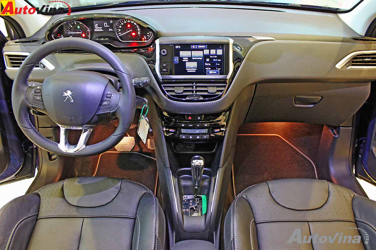 Nội thất Peugeot 208 2015 Nội thất Peugeot 208 2015