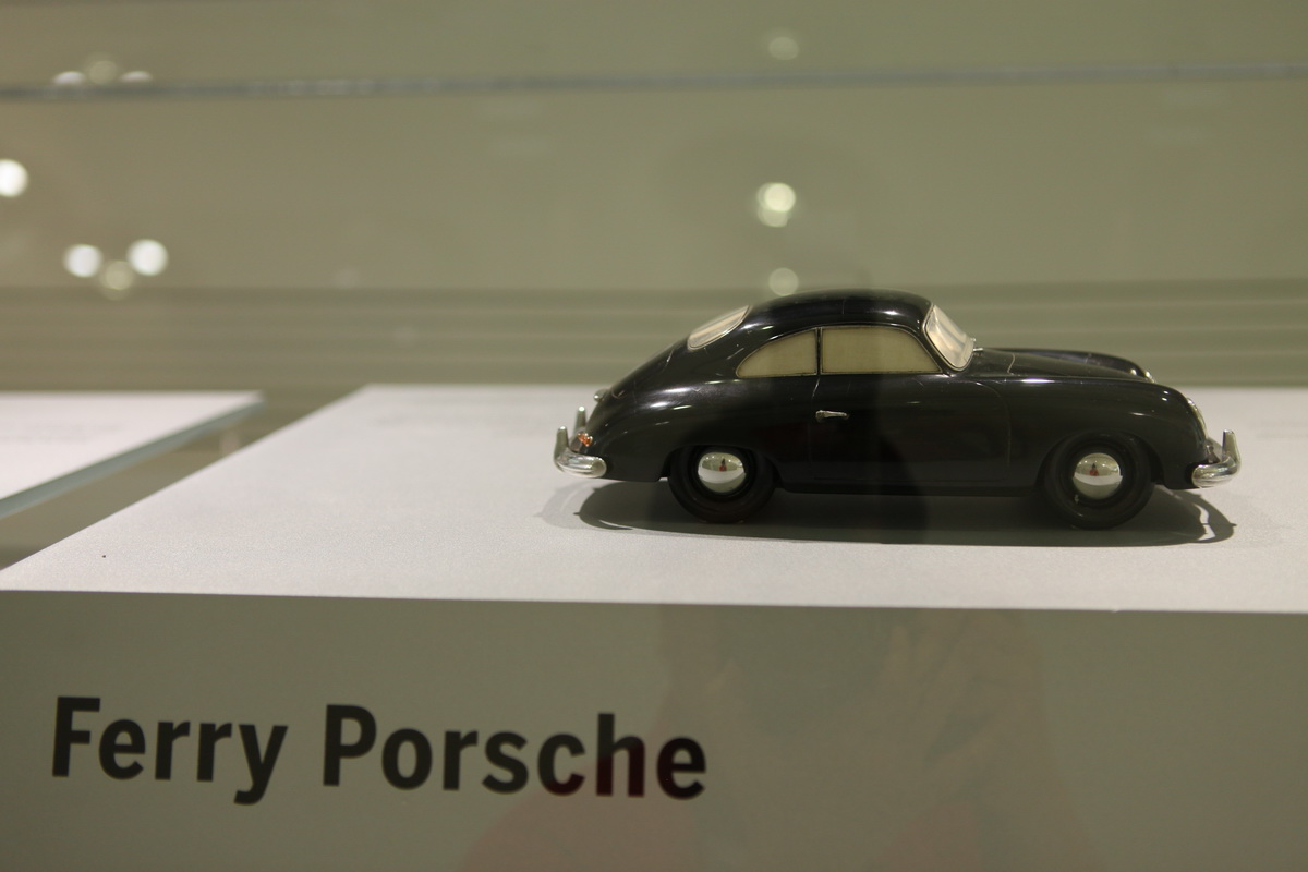 Mô hình Cutaway bảo tàng Porsche tại Đức