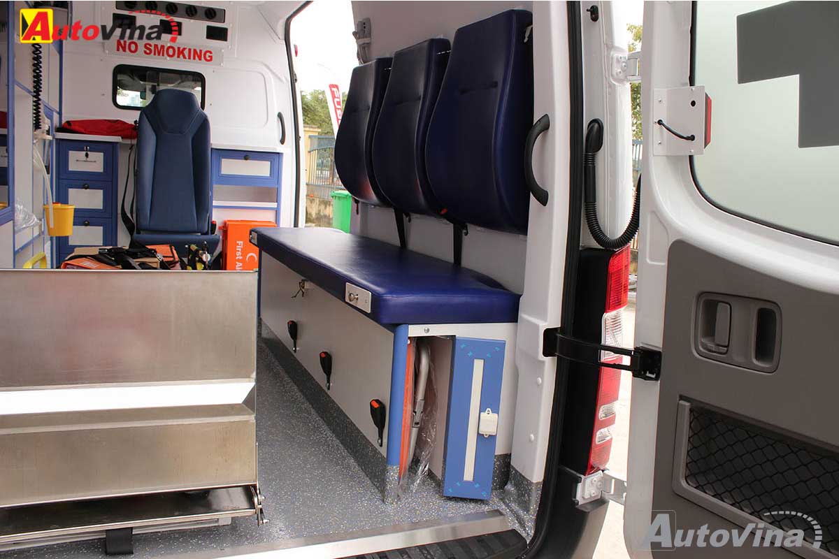 Xe Cứu thương Mercedes Sprinter Ambulance - cáng cứu thương phụ