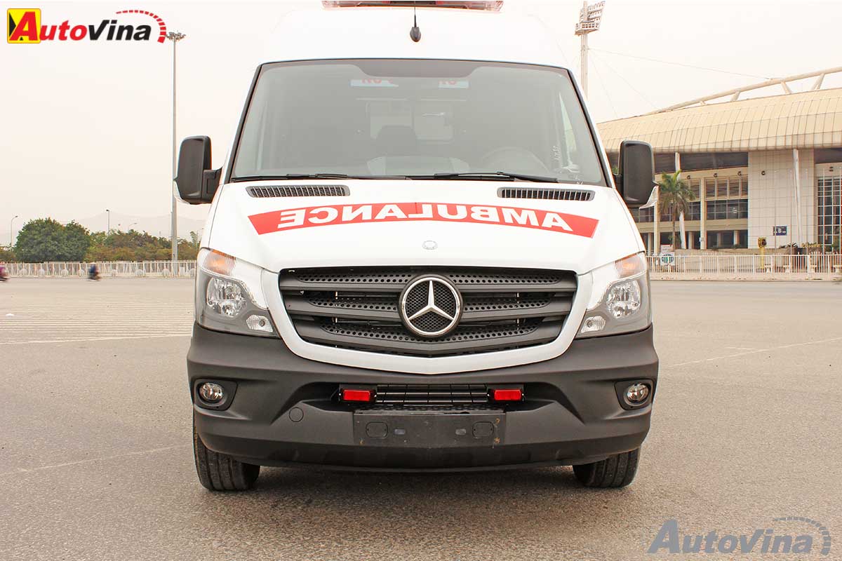 Cũng như các xe Sprinter bán tại Việt Nam, chiếc xe “Bệnh viện di động” được trang bị động cơ dầu diesel 2.2 lít máy dầu DOHC 4 xy-lanh, hộp số 6 số sàn, cho công suất cực đại 120 kW  tại vòng tua máy 3800 vòng/phút và mô men xoắn cực đại là 360 Nm tại 1200 – 2400 vòng/phút.