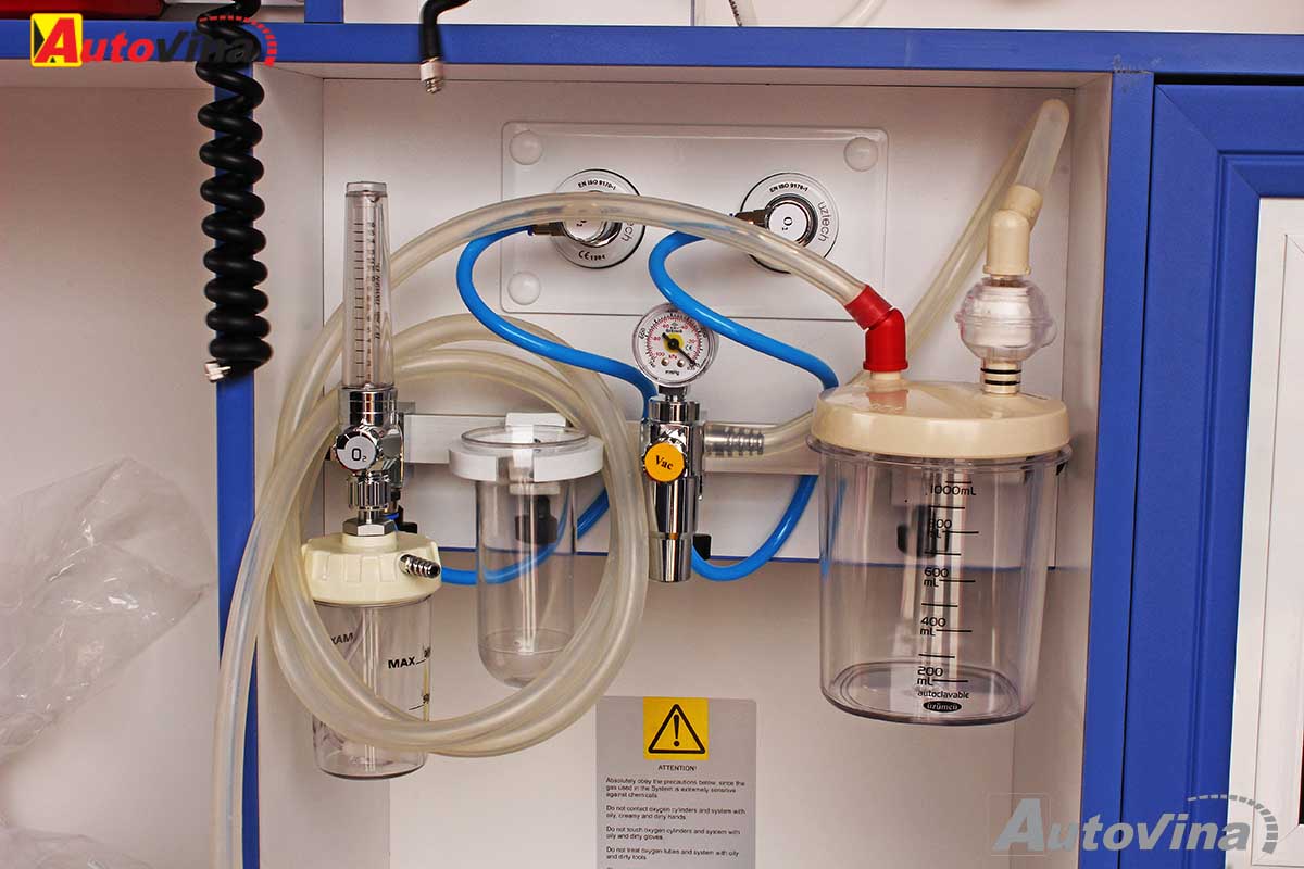 Khoang cứu thương của Sprinter Ambulance được trang bị tiện nghi và hiện đại theo tiêu chuẩn  cứu thương khẩn cấp của Châu Âu 