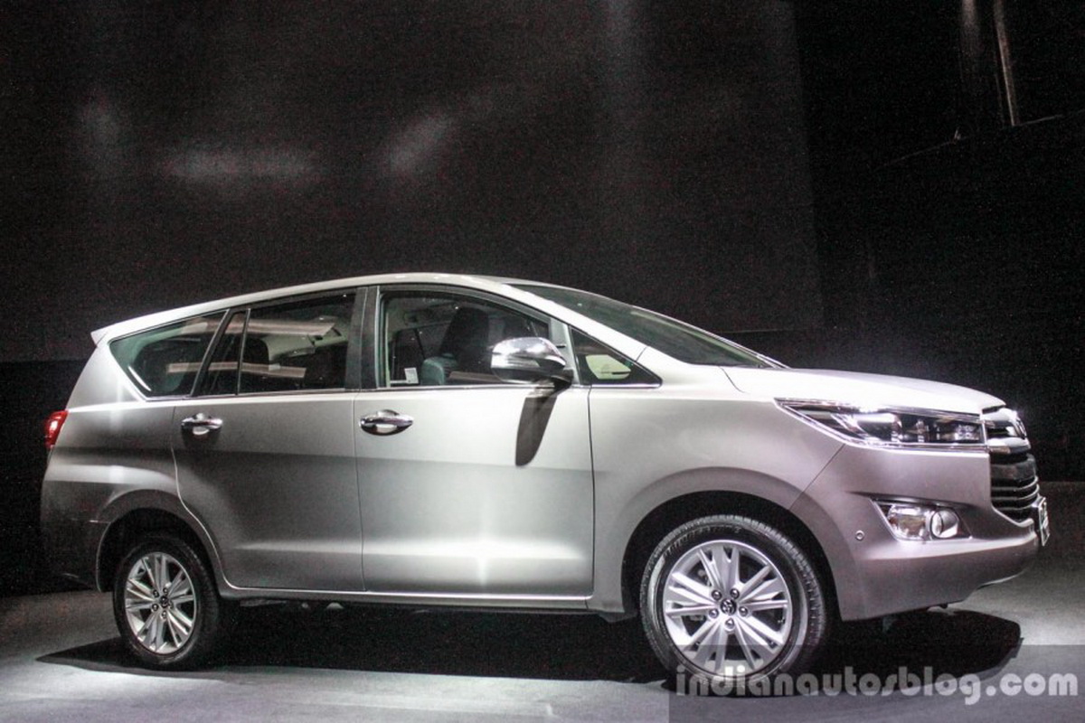 Toyota Innova 2016