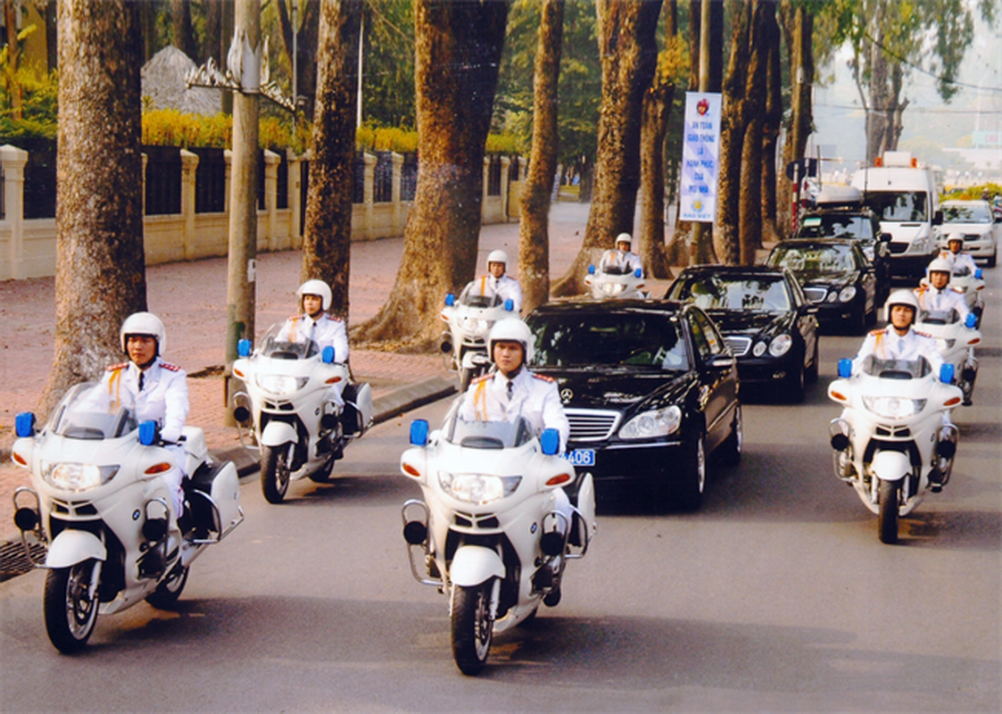 cảnh sát mô tô hộ tống cảnh sát mô tô hộ tống