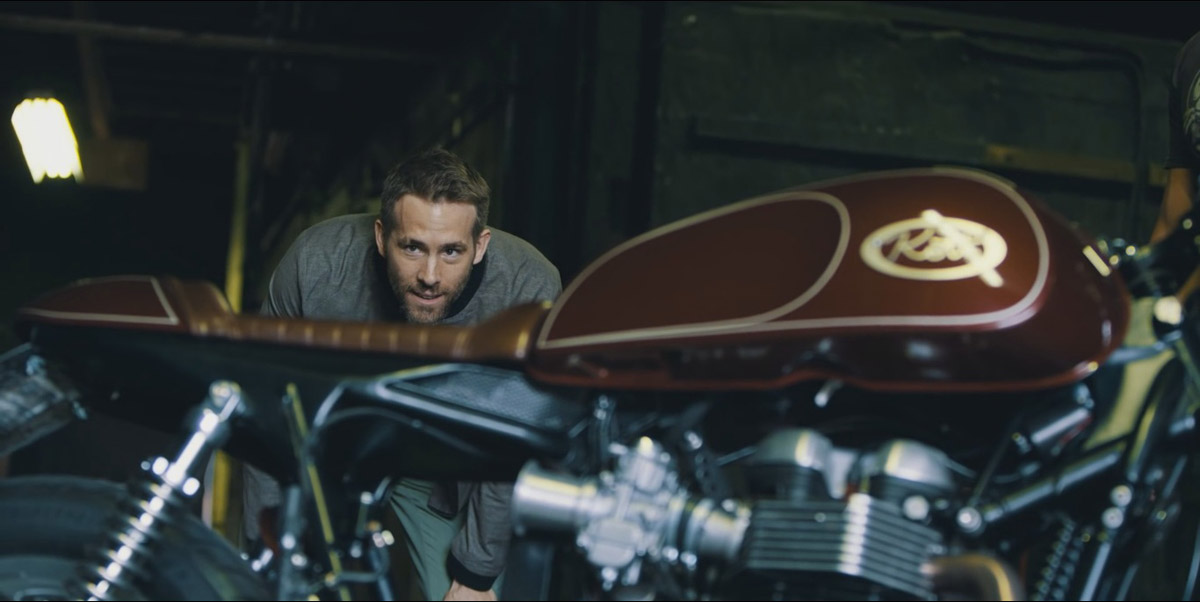 Video Ryan Reynolds kể về đam mê mô tô Niềm đem mê mô tô của Ryan Reynolds