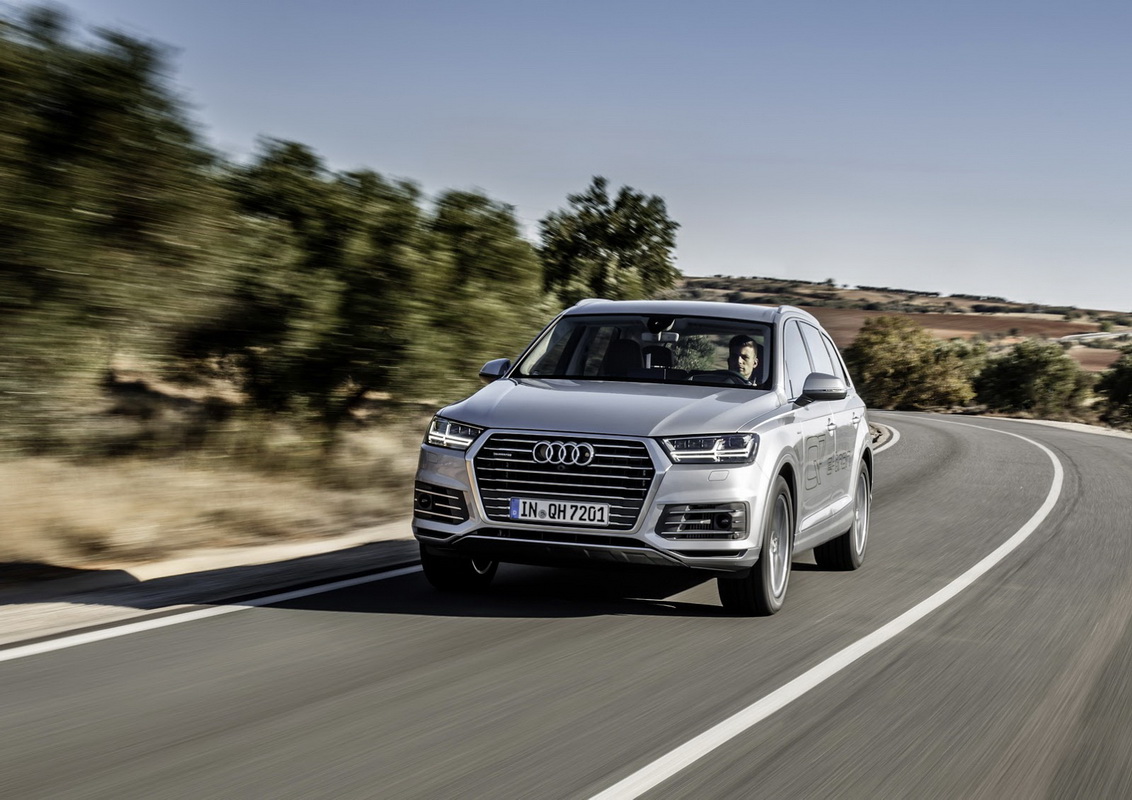 audi Q7 E-Tron Quattro mặt trước audi Q7 E-Tron Quattro