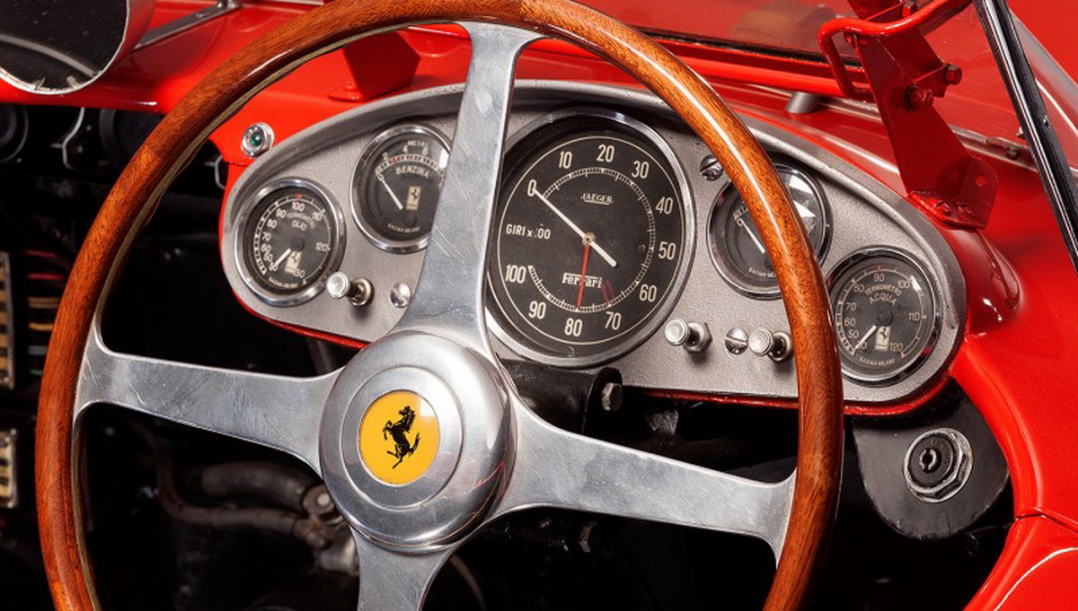 vô lăng ferrari 335 S Scagliett 1957