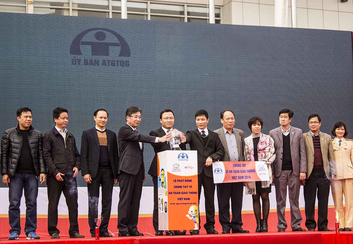 lễ khởi động chương trình chung tay vì an toàn giao thông quốc gia