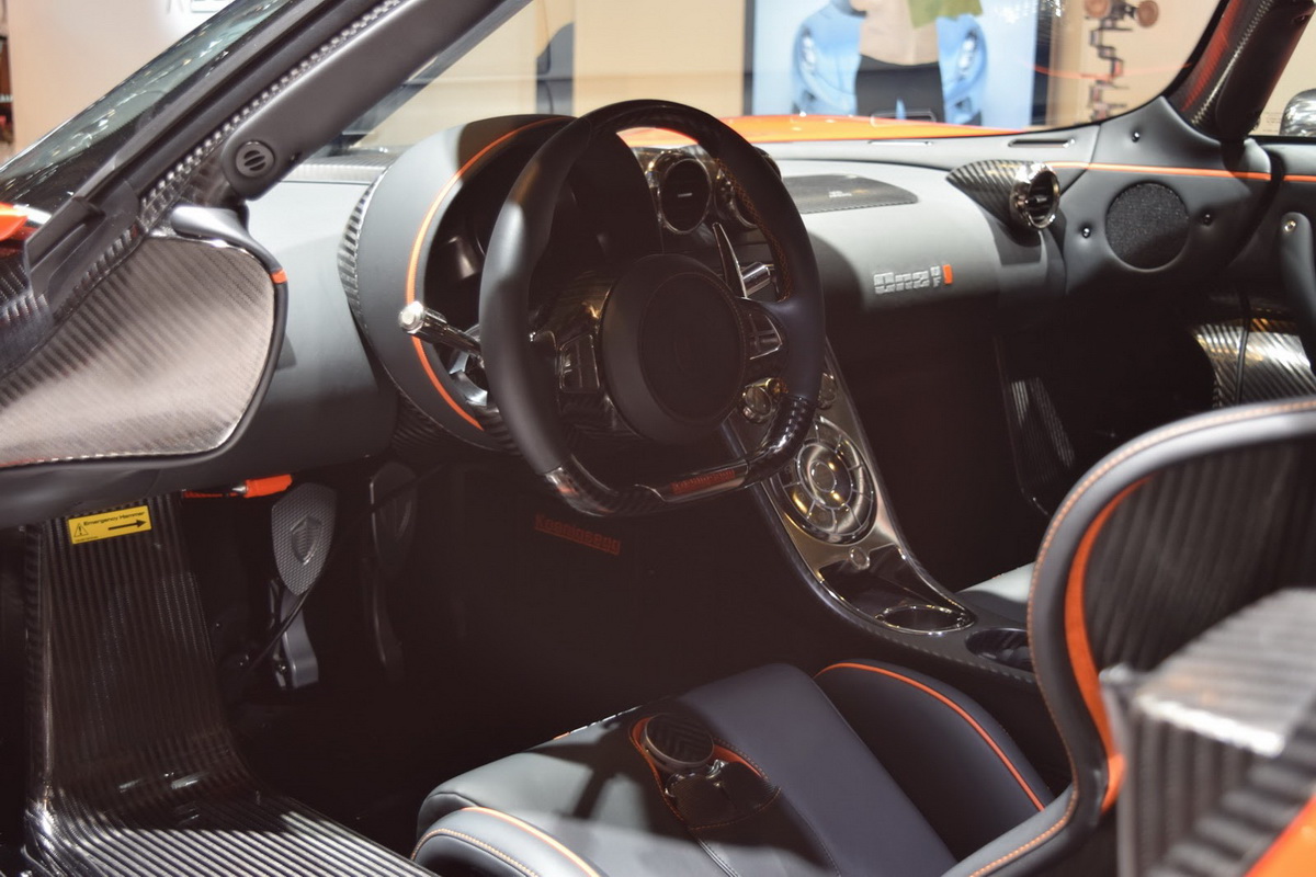 koenigsegg agera one of 1 khoang lái koenigsegg agera one of 1