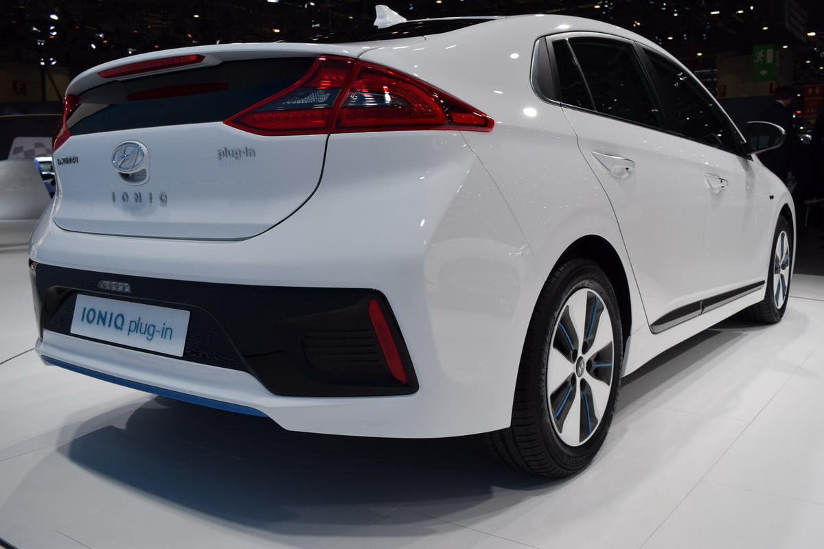 hyundai ioniq tại geneva motor show 2016 đèn hậu hyundai ioniq tại geneva motor show 2016