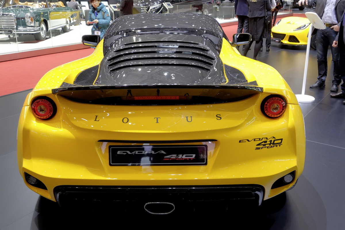 xe thể thao lotus evora sport 410 phía sau xe thể thao lotus evora sport 410
