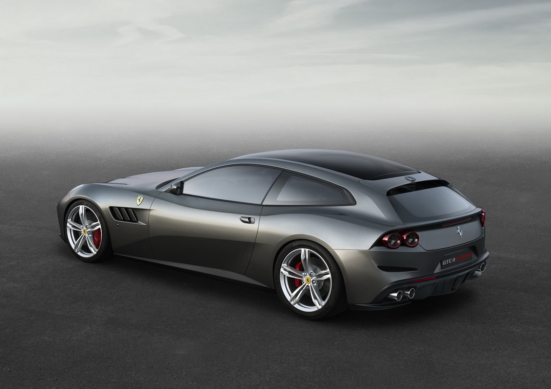 điểm mới trên siêu xe Ferrari GTC4Lusso