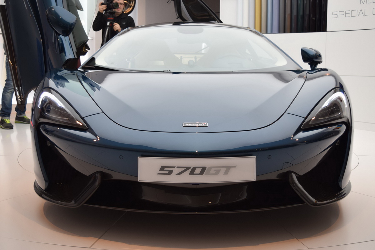 mặt trước xe McLaren 570GT tại Geneva Motor Show 2016