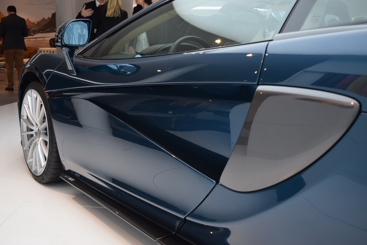 McLaren 570GT tại Geneva Motor Show 2016 thân xe McLaren 570GT tại Geneva Motor Show 2016