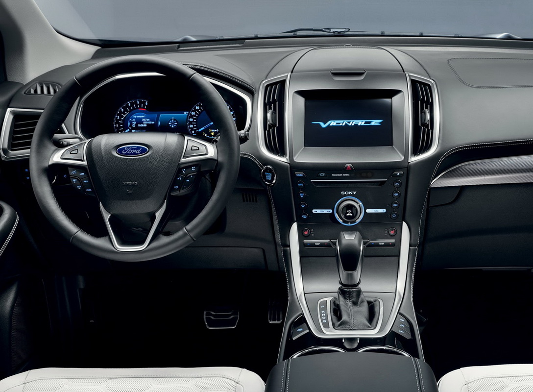 cabin ford Edge Vignale