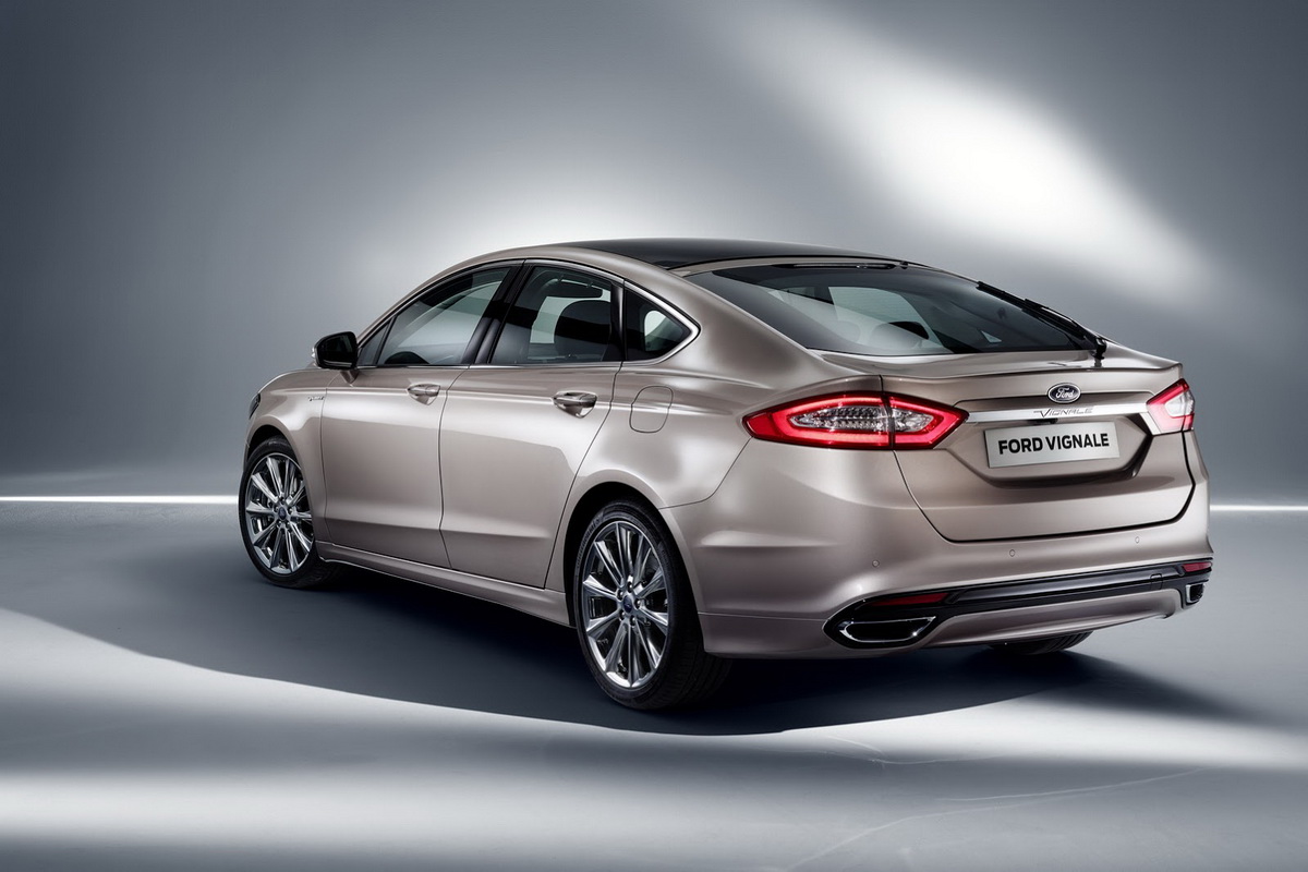ford mondeo vignale mặt sau ford mondeo vignale