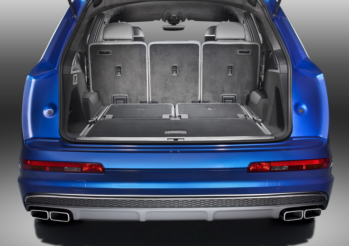 khoang đồ audi SQ7 TDI 2017