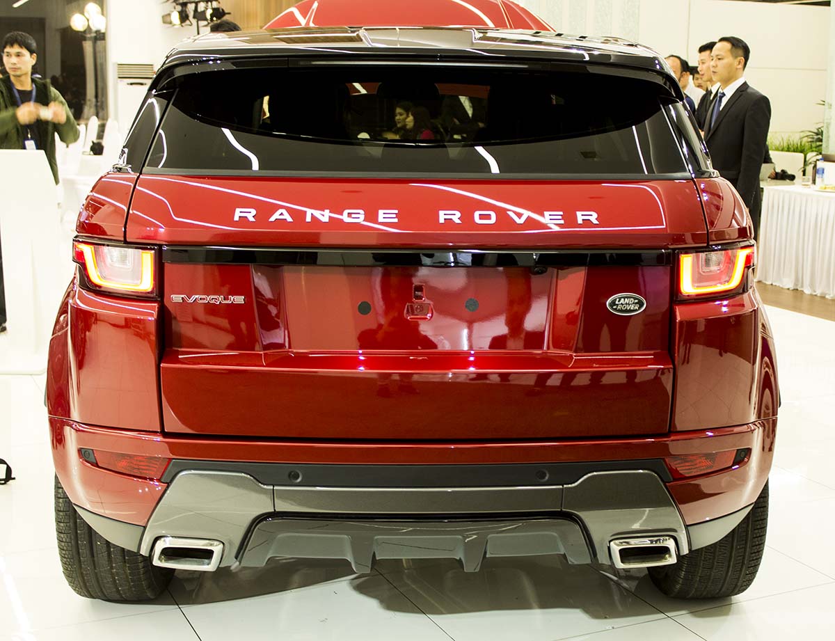 mặt sau range rover 2016 ra mắt tại việt nam
