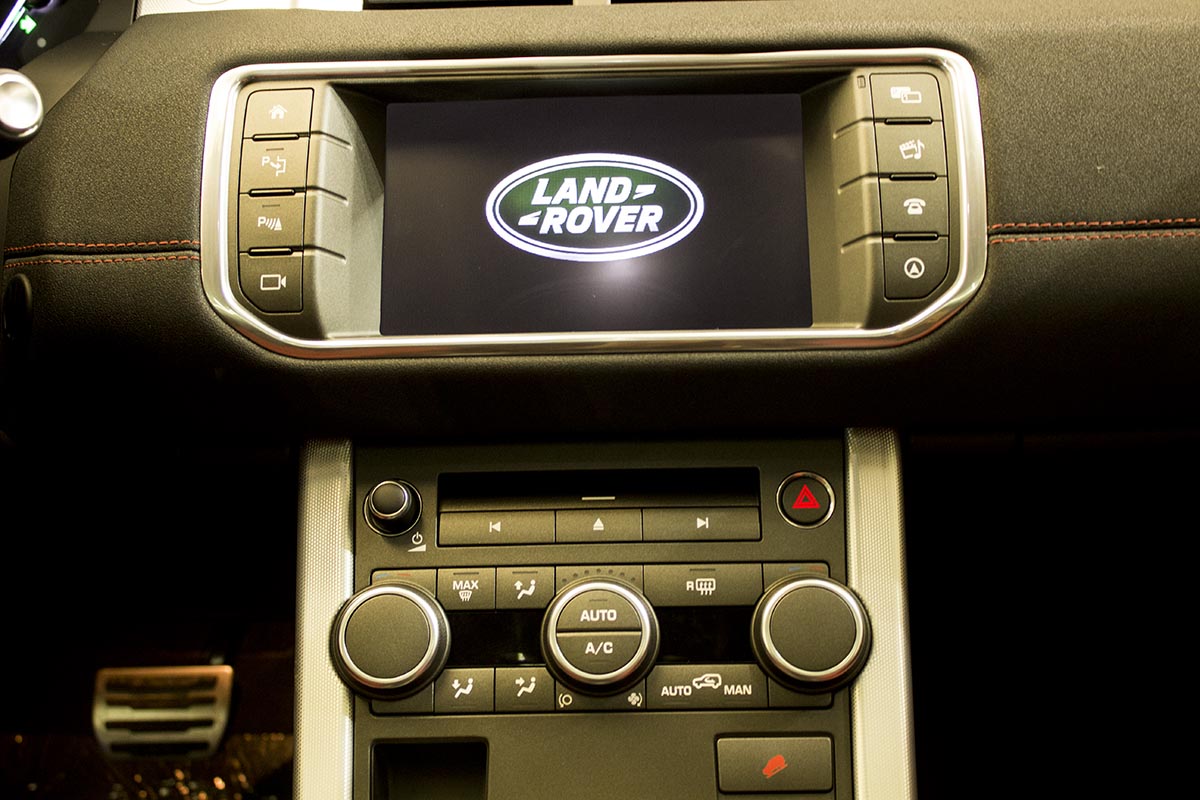 màn hình range rover 2016 ra mắt tại việt nam