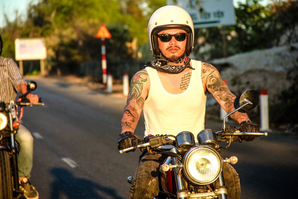 rocker trần lập và xe