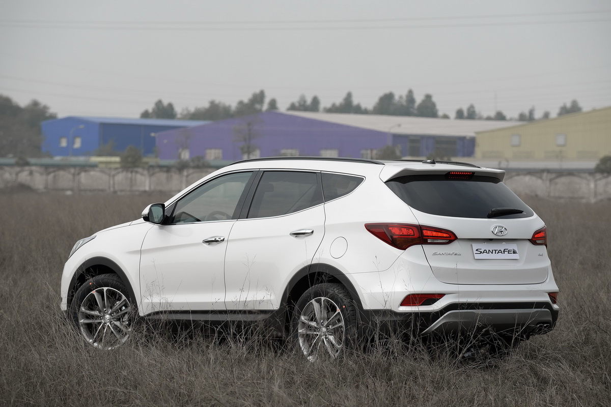 hyundai santaFe 2016 công bố giá bán tại việt nam