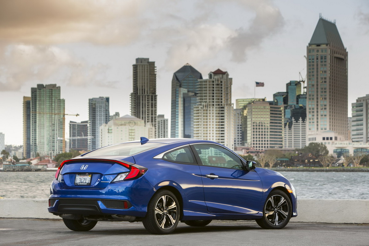 đuôi xe honda civic coupe 2016 tại Mỹ