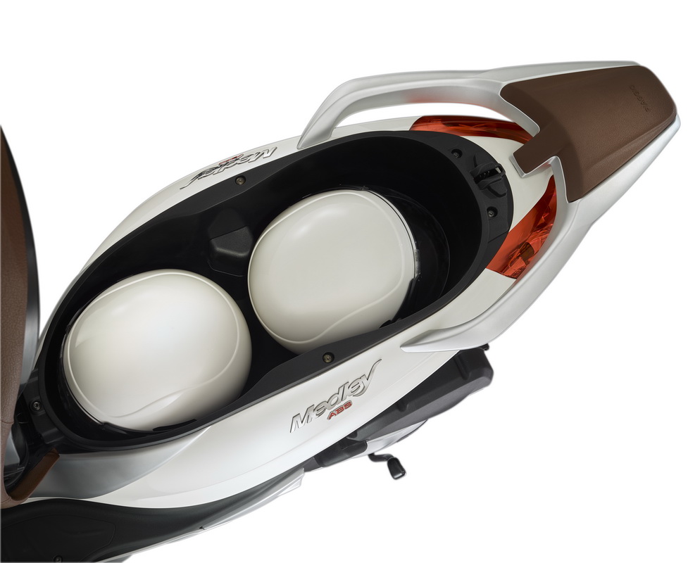 cốp piaggio medley abs 2016