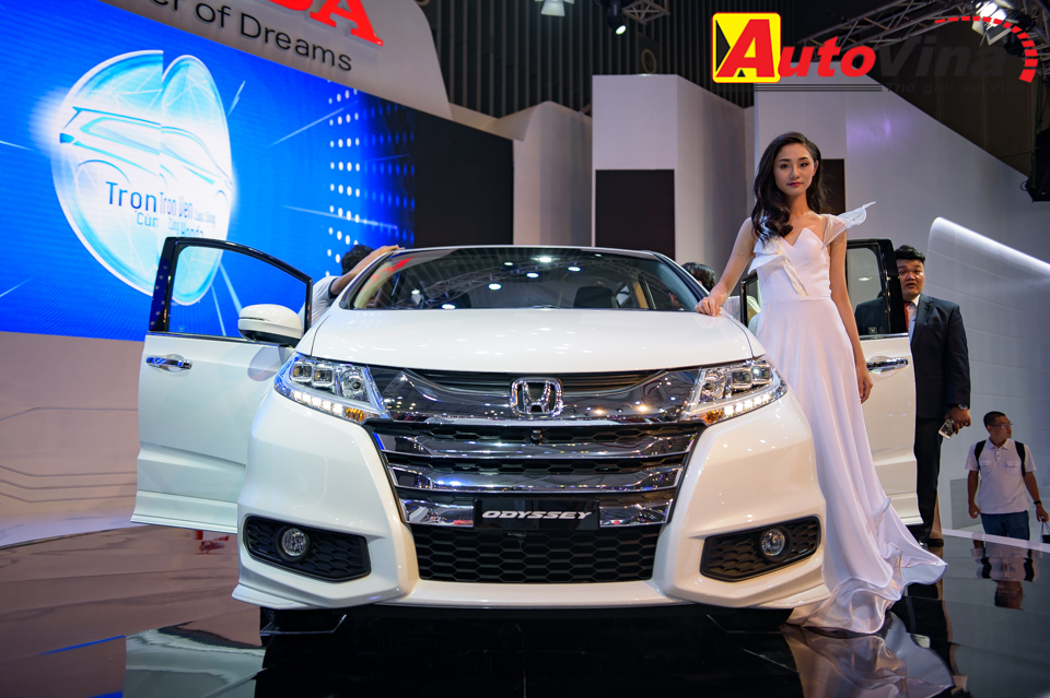Honda Odyssey thế hệ mới công bố giá bán tịa việt nam mặt trước Honda Odyssey thế hệ mới công bố giá bán tịa việt nam