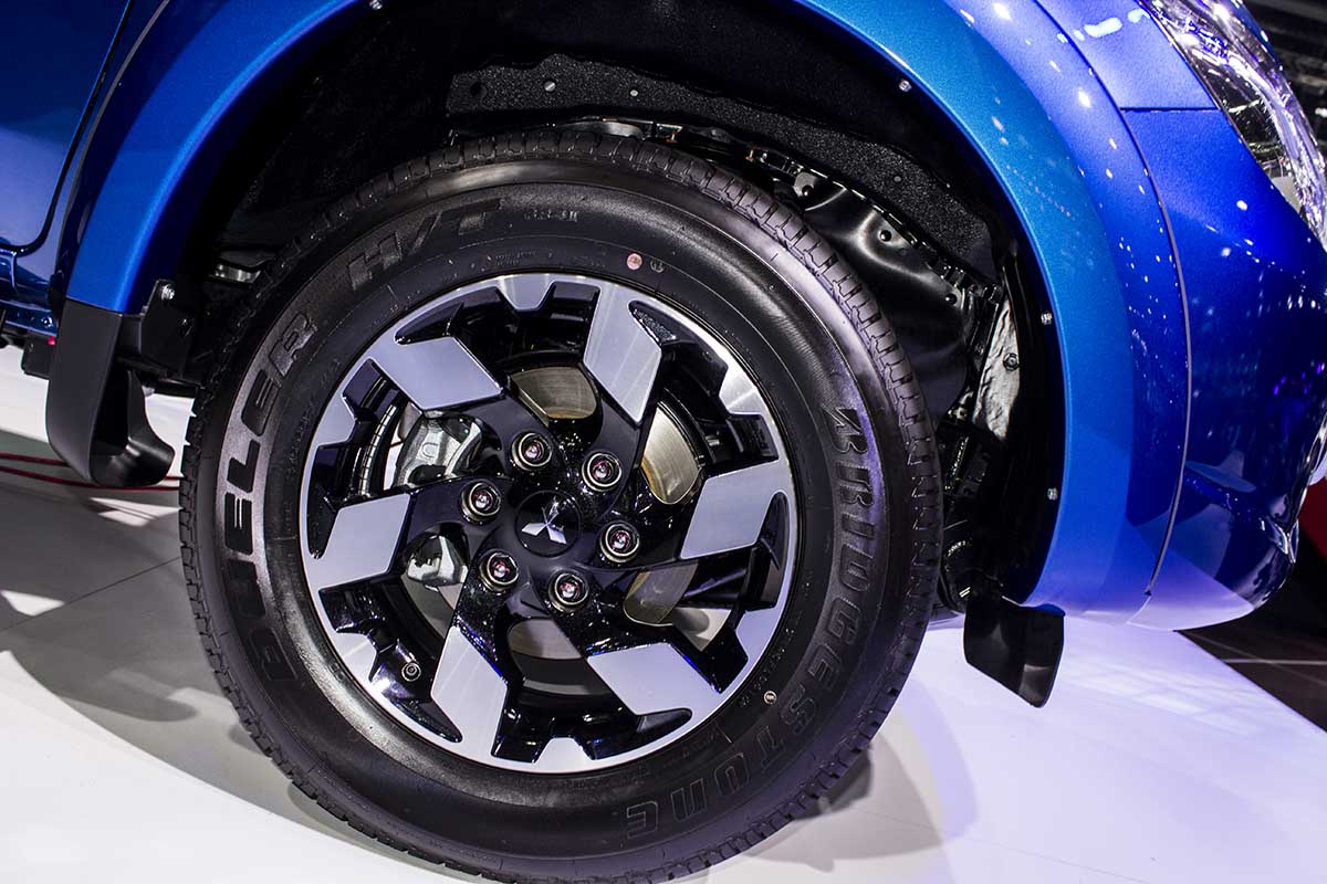lốp mitsubishi triton GLS Limited Edition