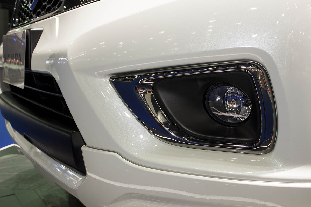 nissan np300 navara sportech tại bangkok motor show 2016 đèn sương mù nissan np300 navara sportech tại bangkok motor show 2016