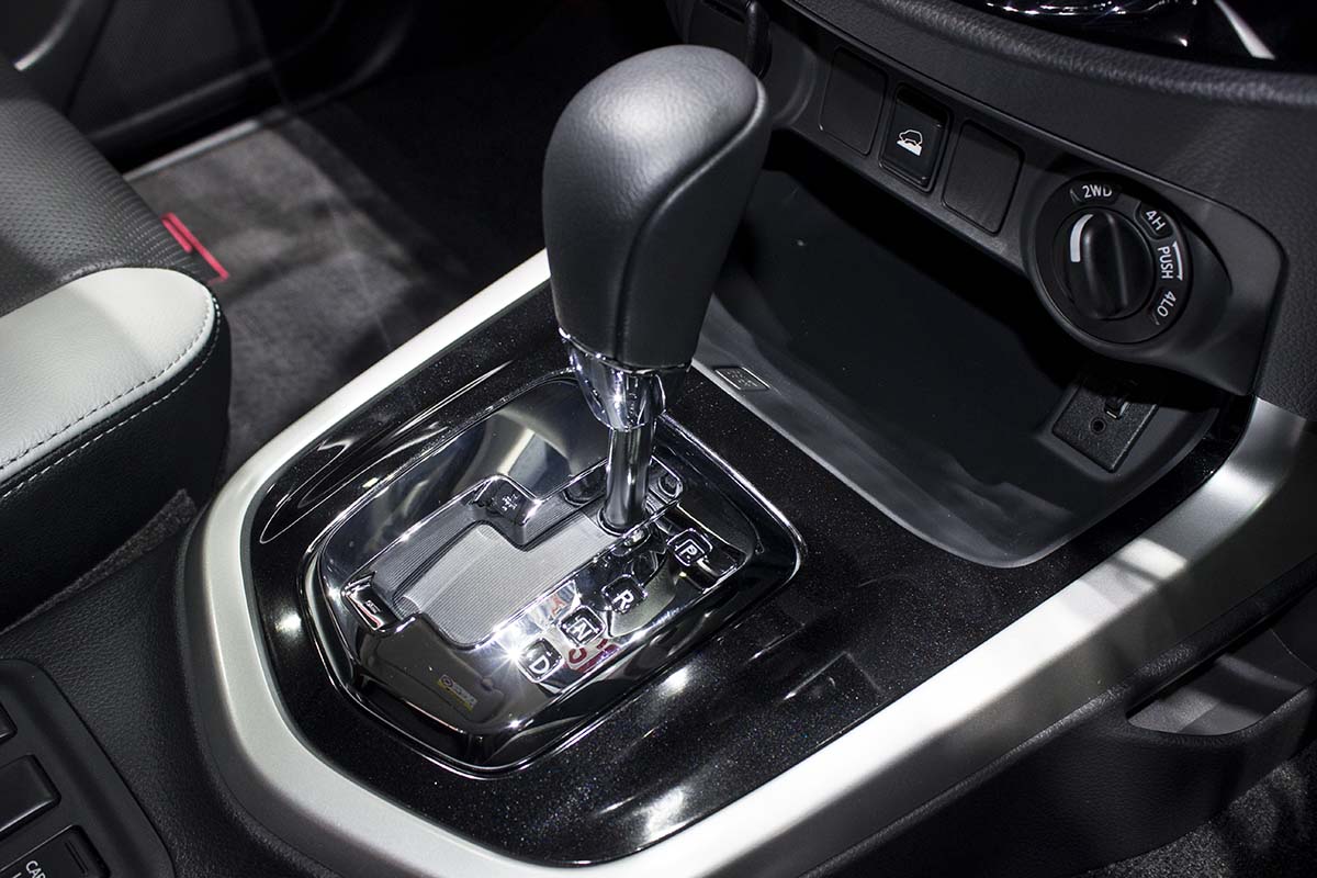 hộp số nissan np300 navara sportech tại bangkok motor show 2016