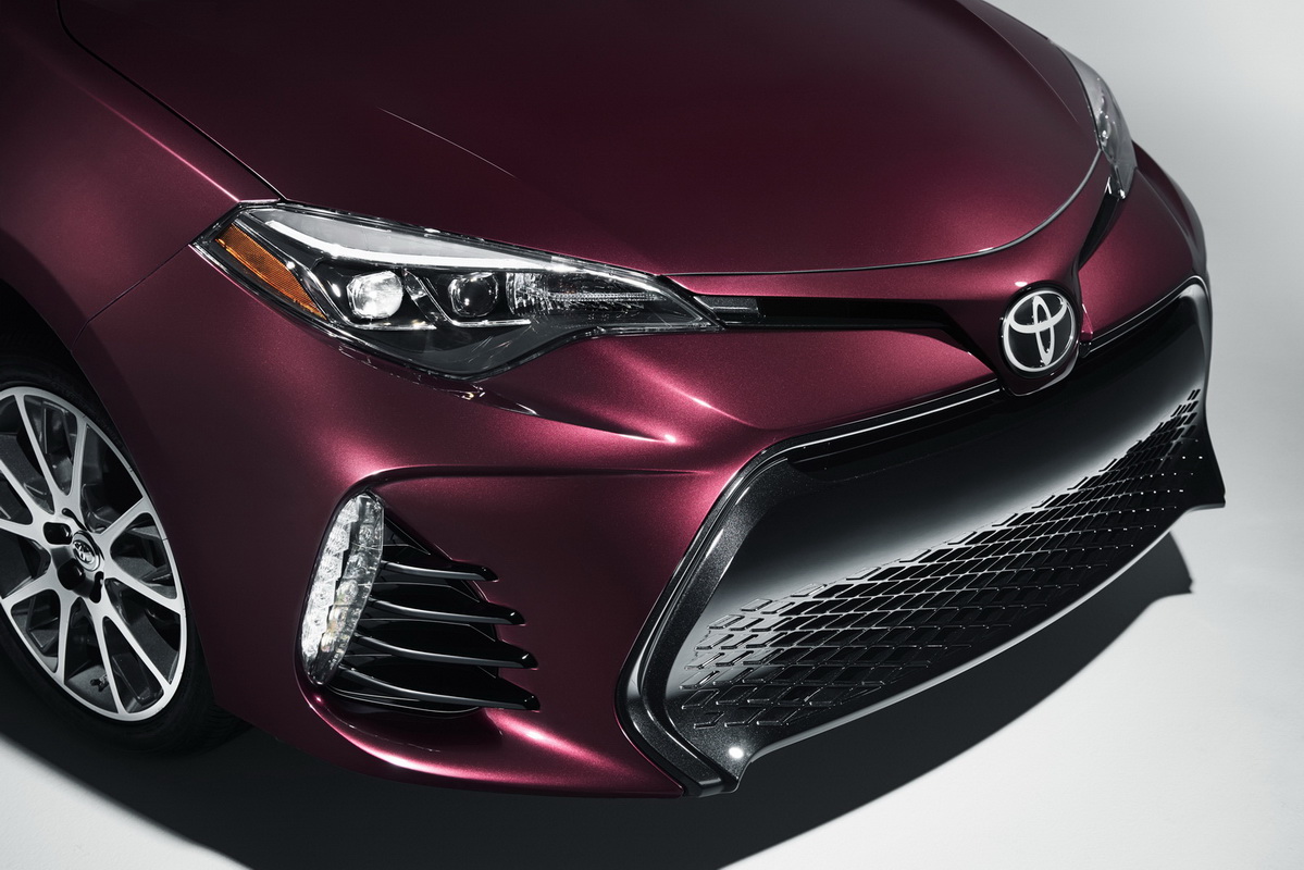mũi xe toyota corolla phiên bản kỷ niệm 50 năm