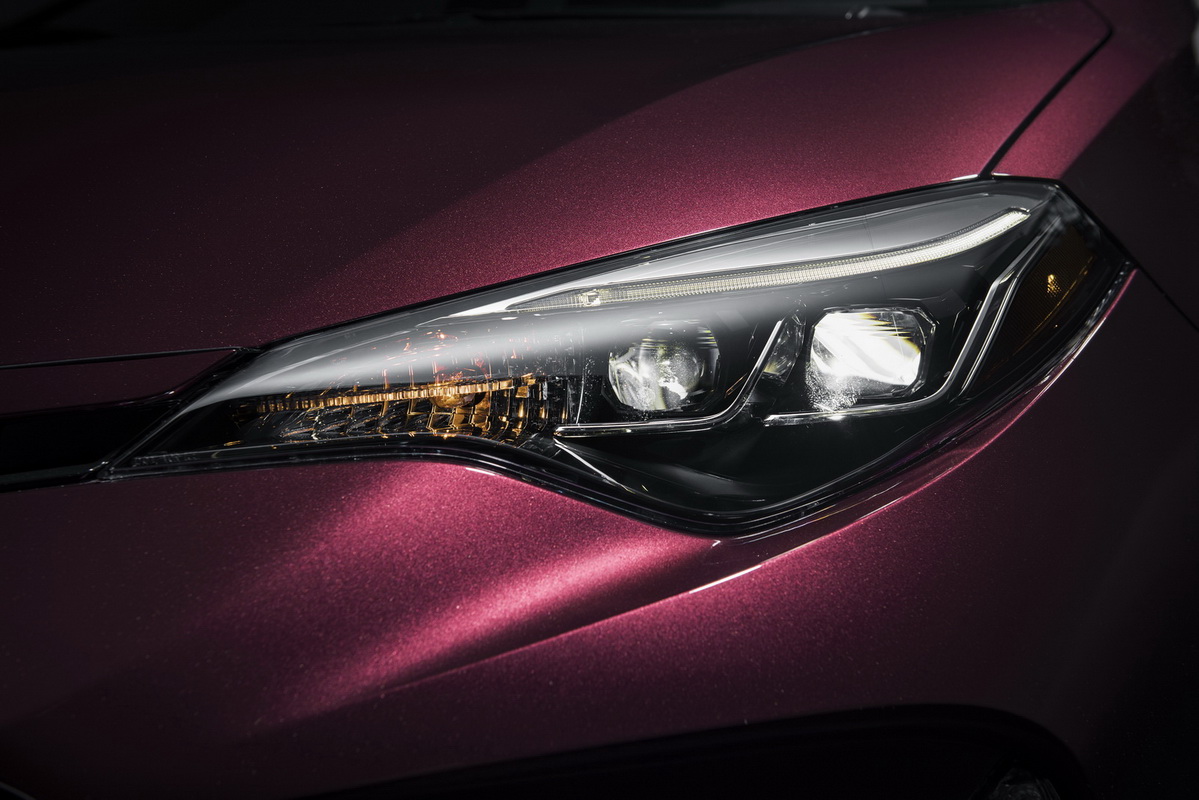 cụm đèn pha toyota corolla phiên bản kỷ niệm 50 năm