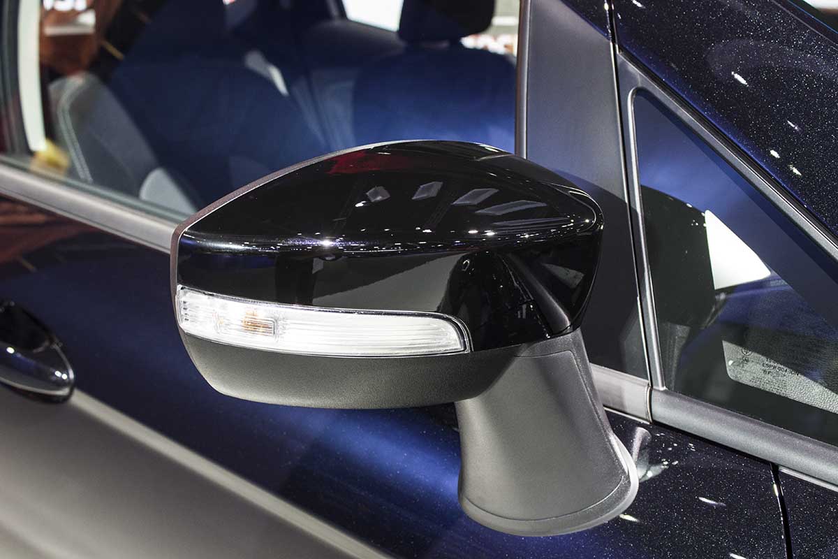 ford ecosport black edtion tại bangkok motor show 2016 gương đèn ford ecosport black edtion tại bangkok motor show 2016