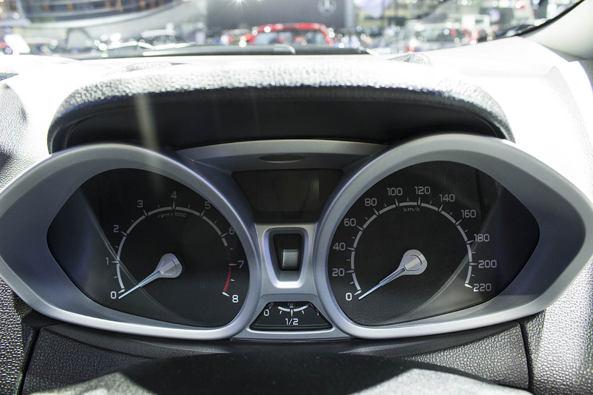 ford ecosport black edtion tại bangkok motor show 2016 mặt đồng hồ ford ecosport black edtion tại bangkok motor show 2016