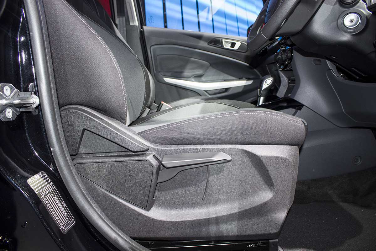 ford ecosport black edtion tại bangkok motor show 2016 ghế lái ford ecosport black edtion tại bangkok motor show 2016