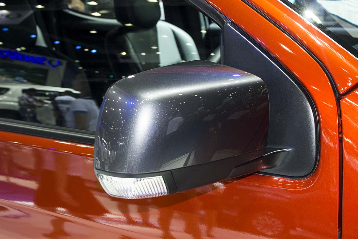 gương đèn Isuzu D-Max V-Cross Limited 2016