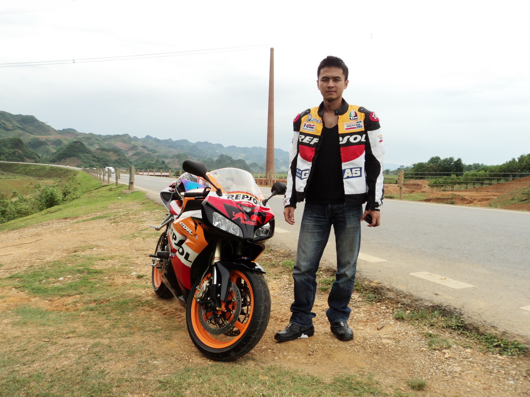 tìm hiểu niềm đam me xe thể thao của diễn viên Văn Anh