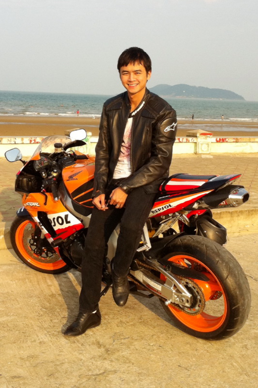 niềm đam mê xe thể thao của diễn viên Văn Anh