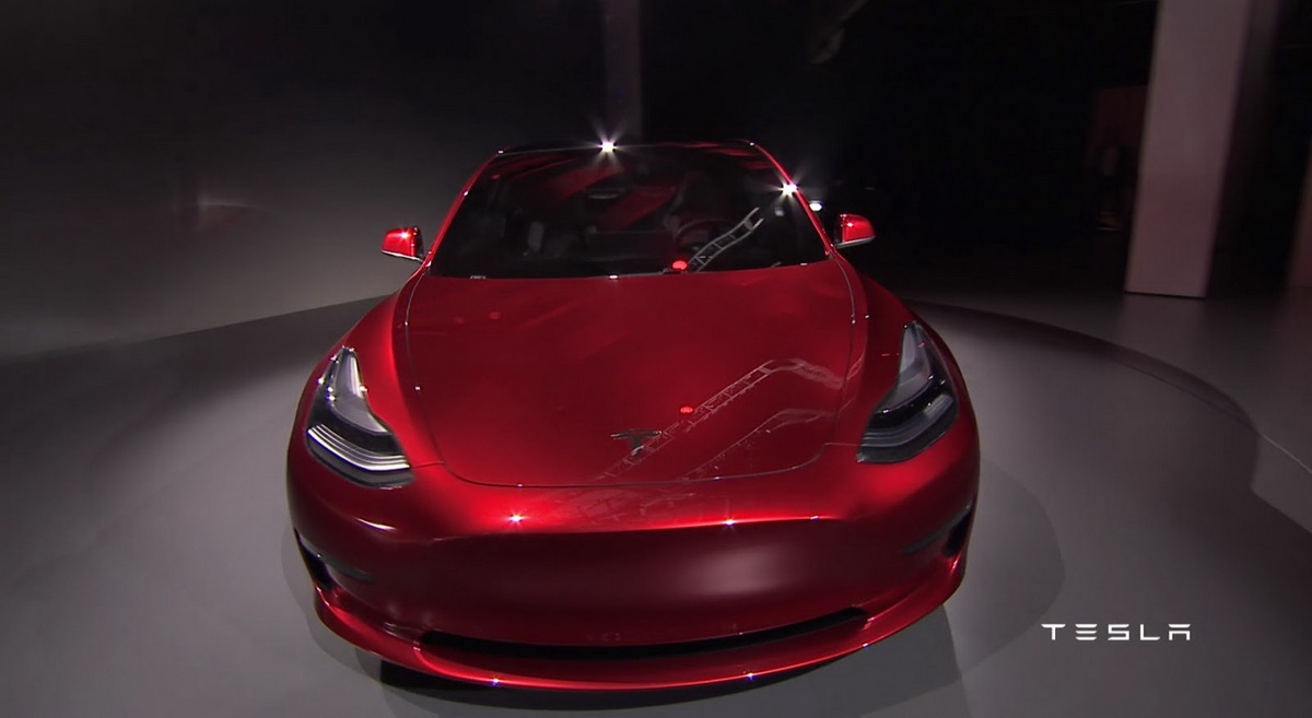 màu đỏ xe tesla model 3 ra mắt