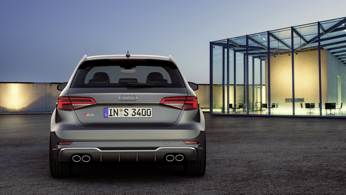mặt sau audi S3 2017