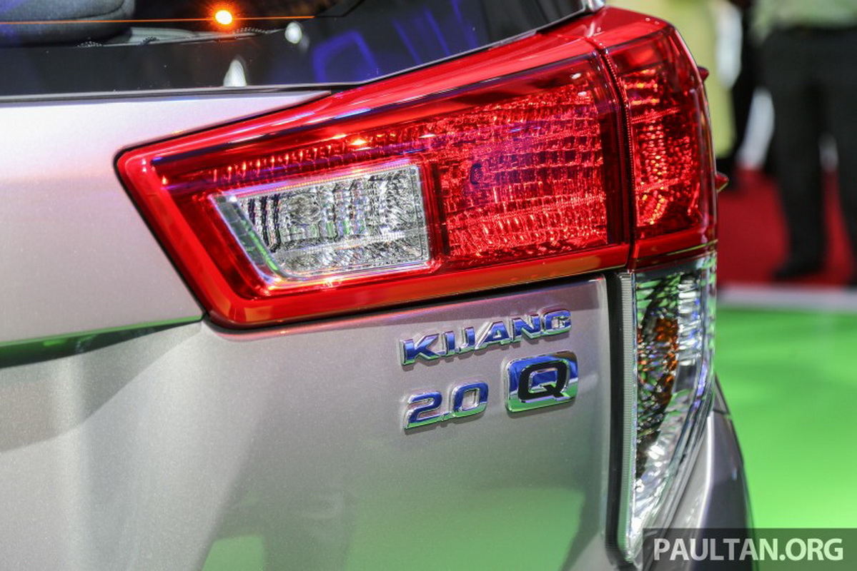 đèn sau Toyota innova Q 2016 6 chỗ ngồi