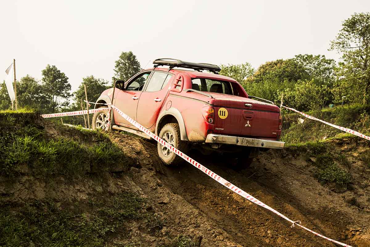 đằng sau xe bán tải trong sinh nhật PVC lần thứ 3