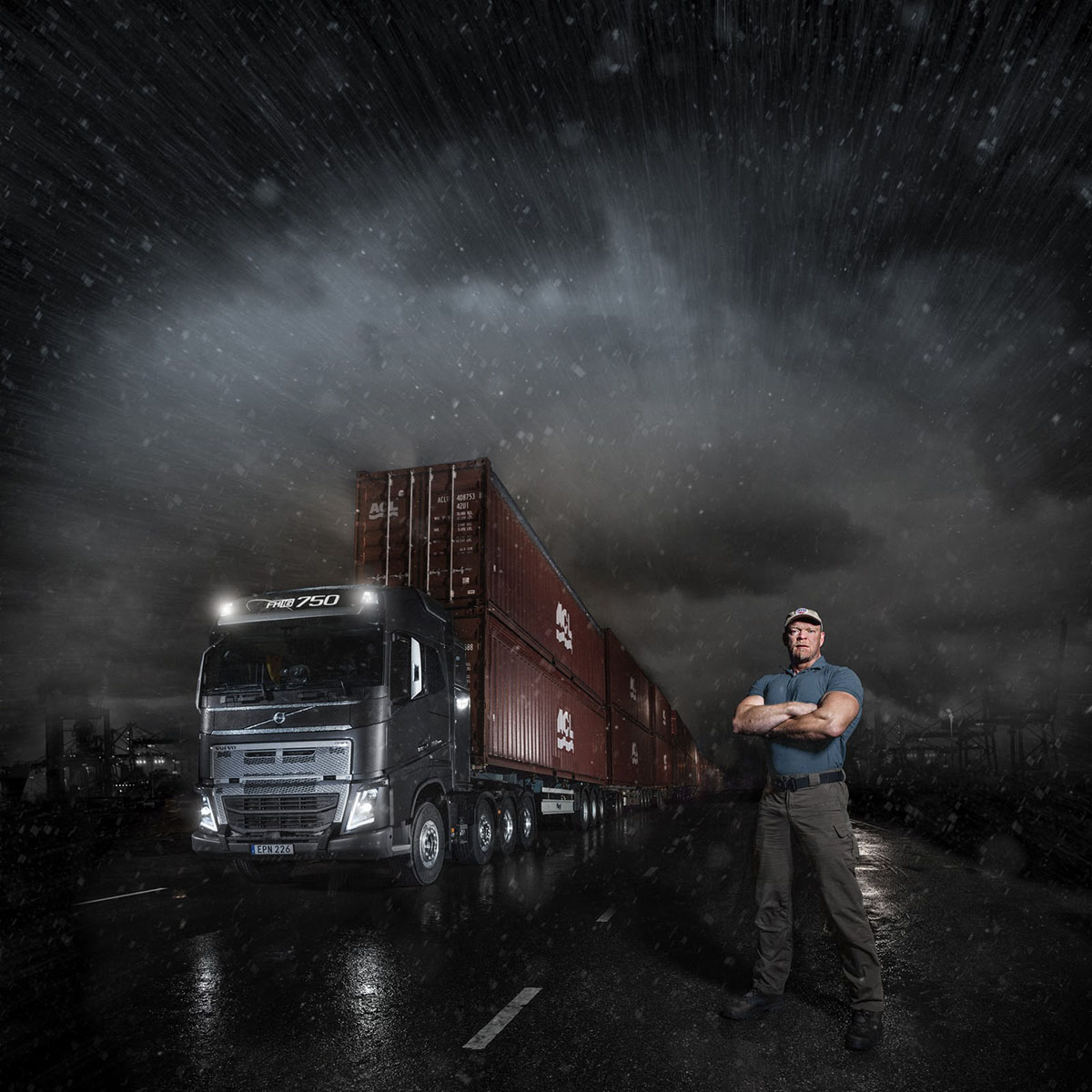 video xe đầu kéo volvo FH15 750 với trọng tải lên đến 750 tấn