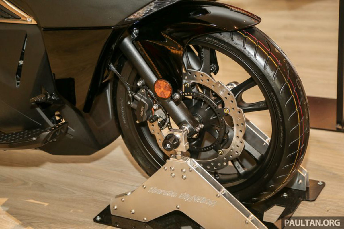 bánh xe honda nm4 vultus