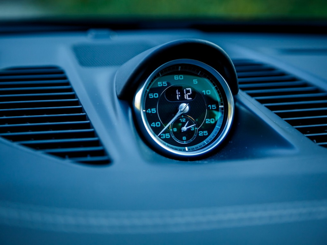 đồng hồ thời gian Porsche 911 phiên bản kỷ niệm 50 năm