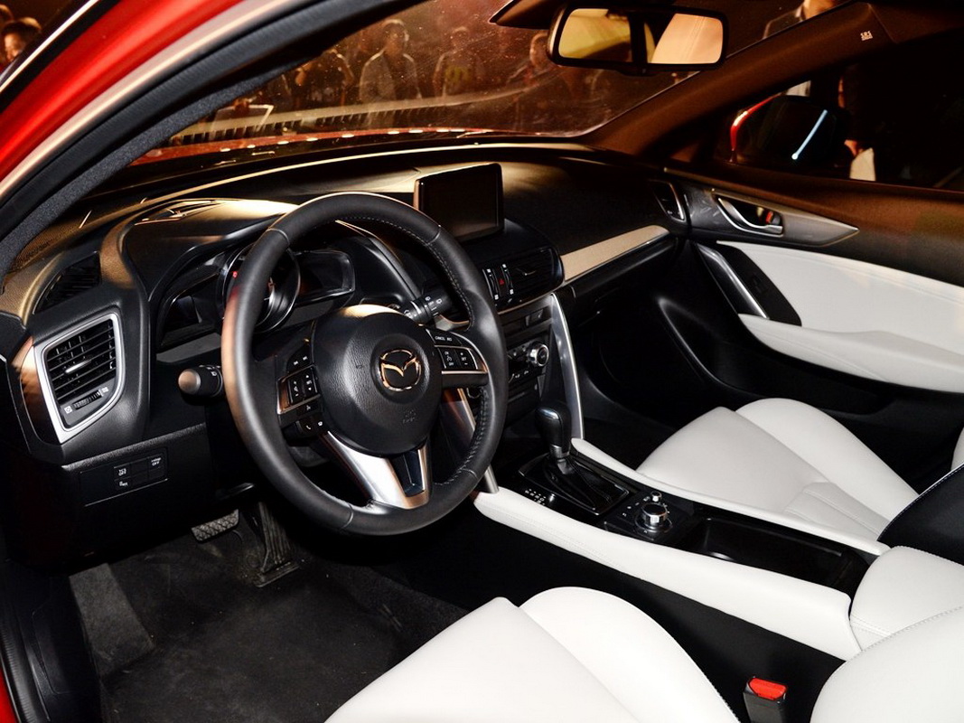 nội thất mazda cx-4 2016