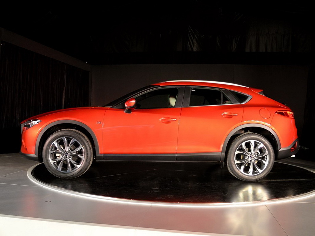 thân xe mazda cx-4 2016